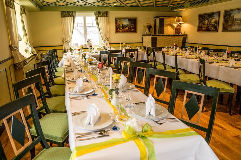 Landhotel Restaurant Zur Krone Gottenheim Exterior foto
