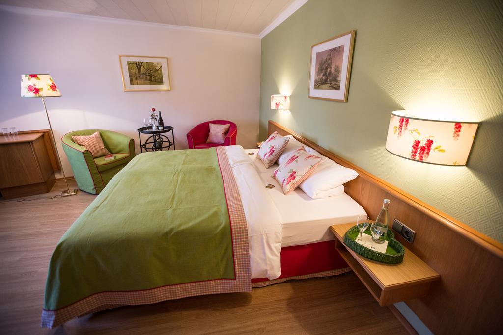 Landhotel Restaurant Zur Krone Gottenheim Quarto foto